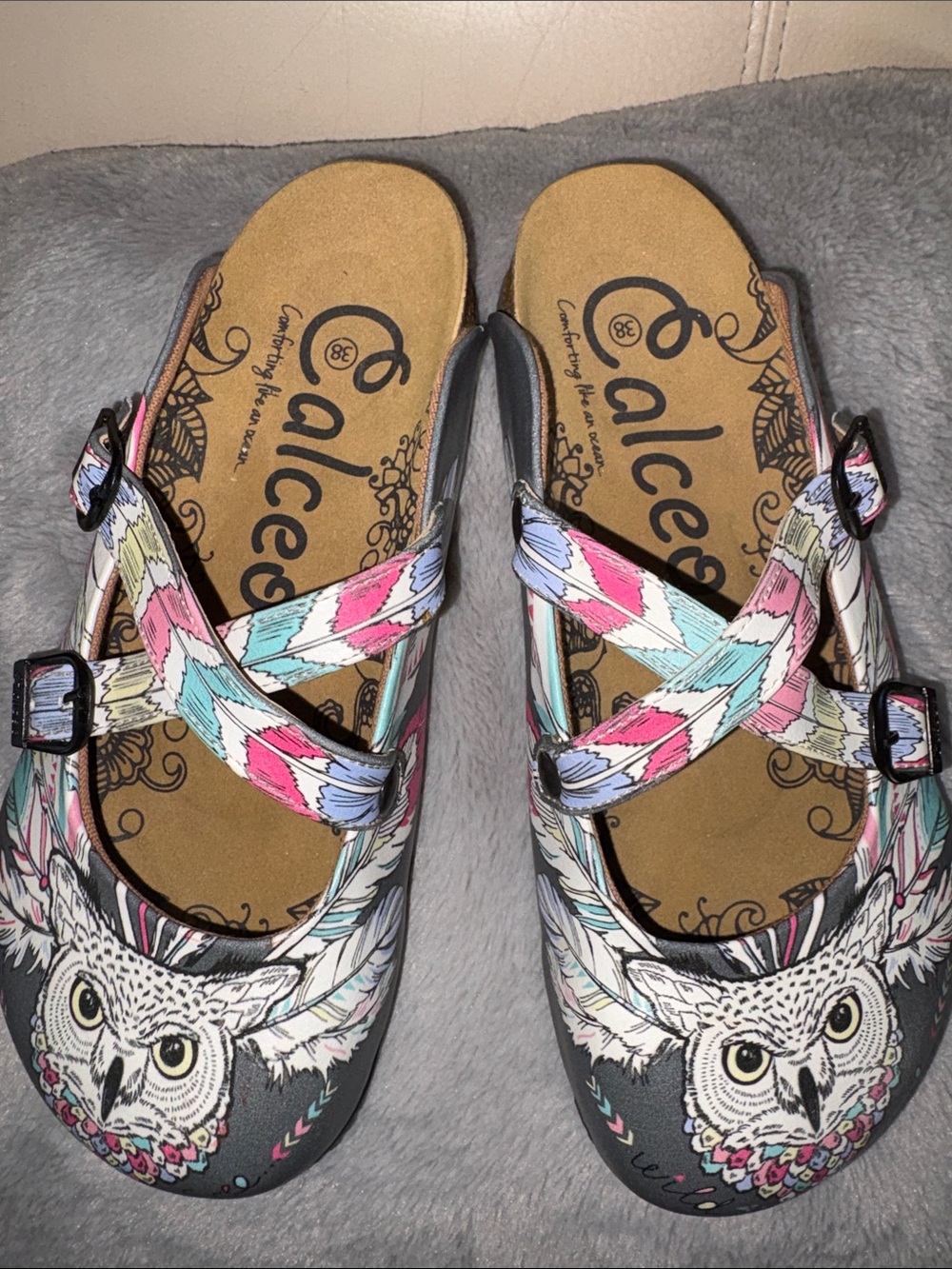 Calceo Women’s Gray Floral Owl Clog with Pink & Mint Accents - Picture 2 of 7